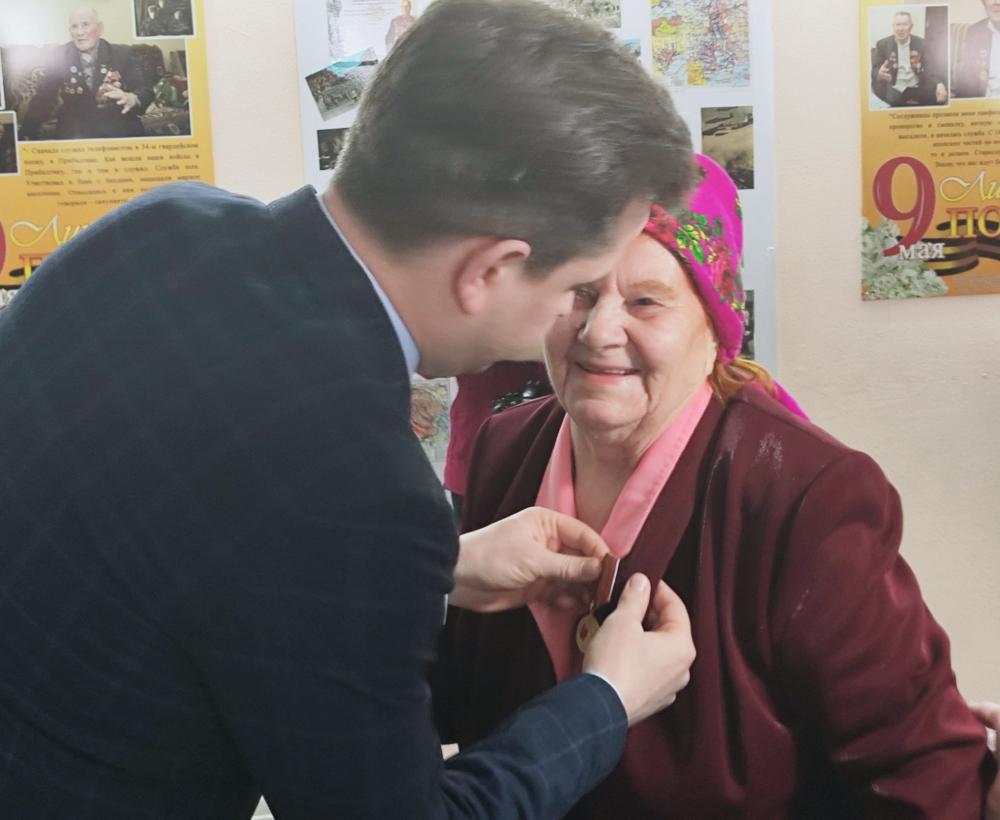 За вклад в Великую Победу