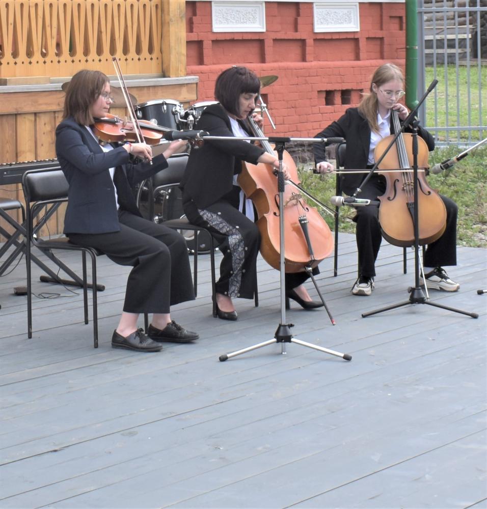 «Славе – не меркнуть. Традициям – жить!»