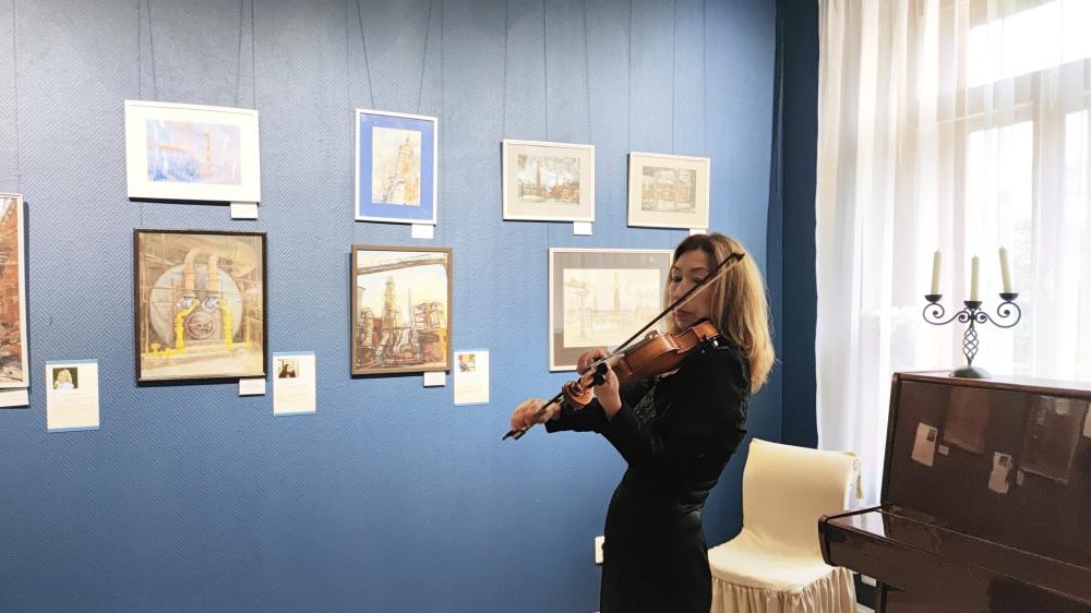 Открыты выставки соликамских мастеров